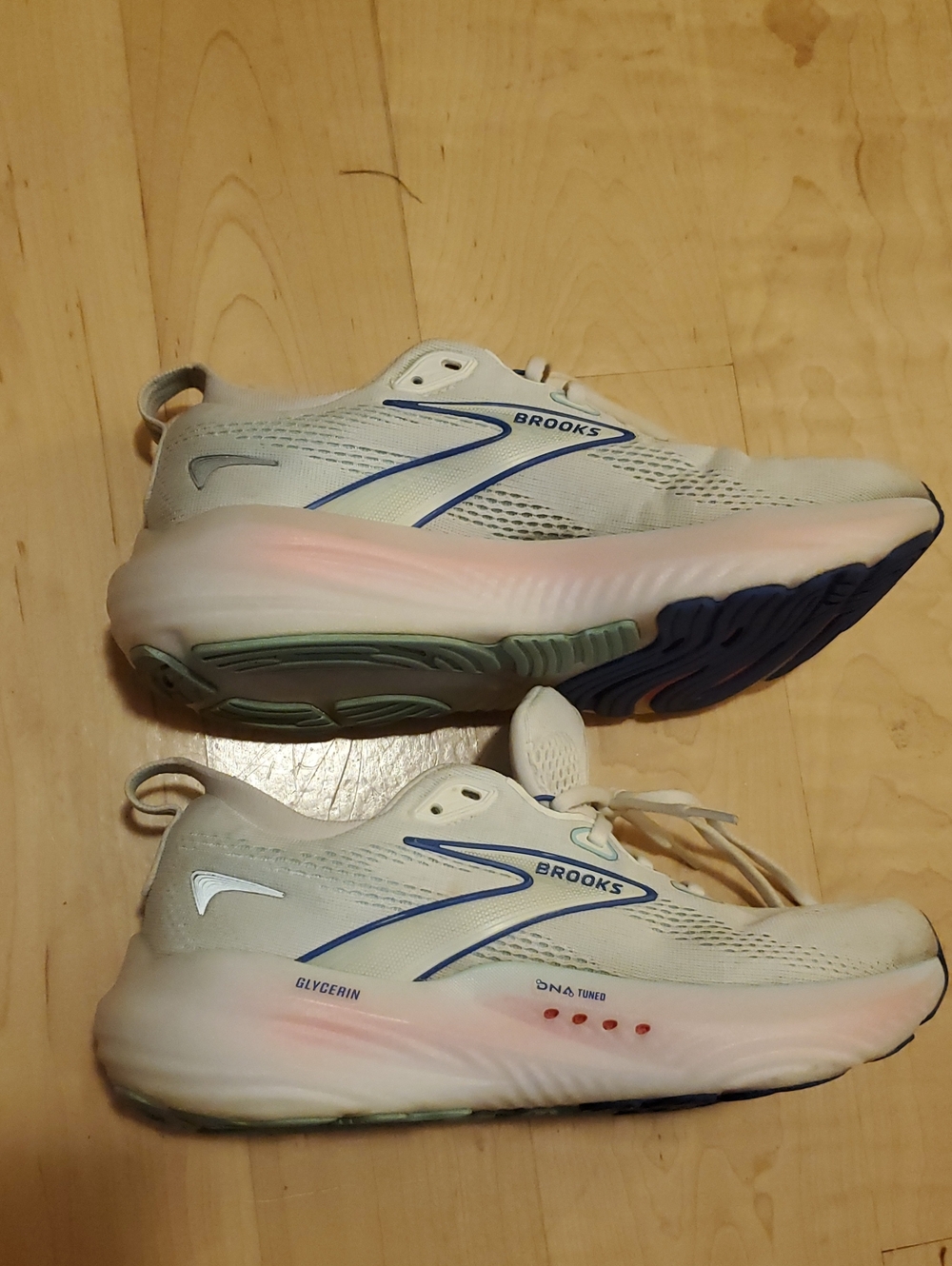 BROOKS Glycerin 22 Womens Running Shoe Size 8.5